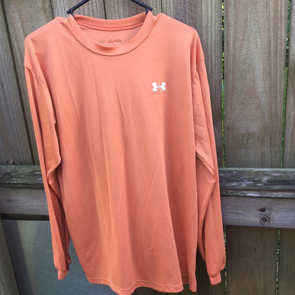 Men’s long sleeve athletic shirt